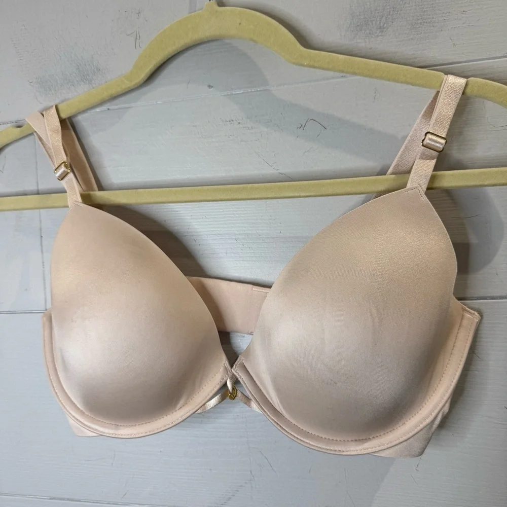 Victoria’s Secret Very Sexy Low Cut Demi Elegant Cream Women's Bra Size 32DD